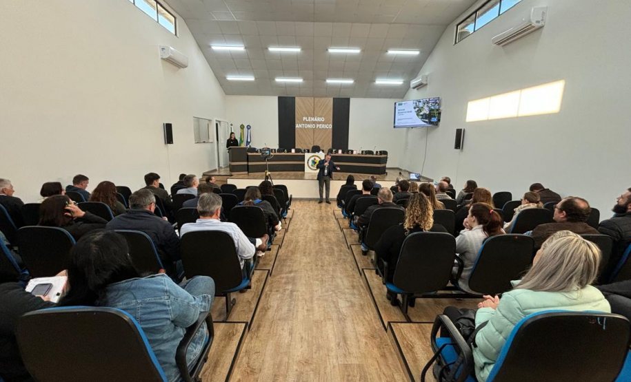 Durante palestra inaugural do evento, Jean Rafael Puchetti apresentou os avanços do Governo do Estado na desburocratização do processo de abertura de novas empresas. (Foto: Casa Civil)