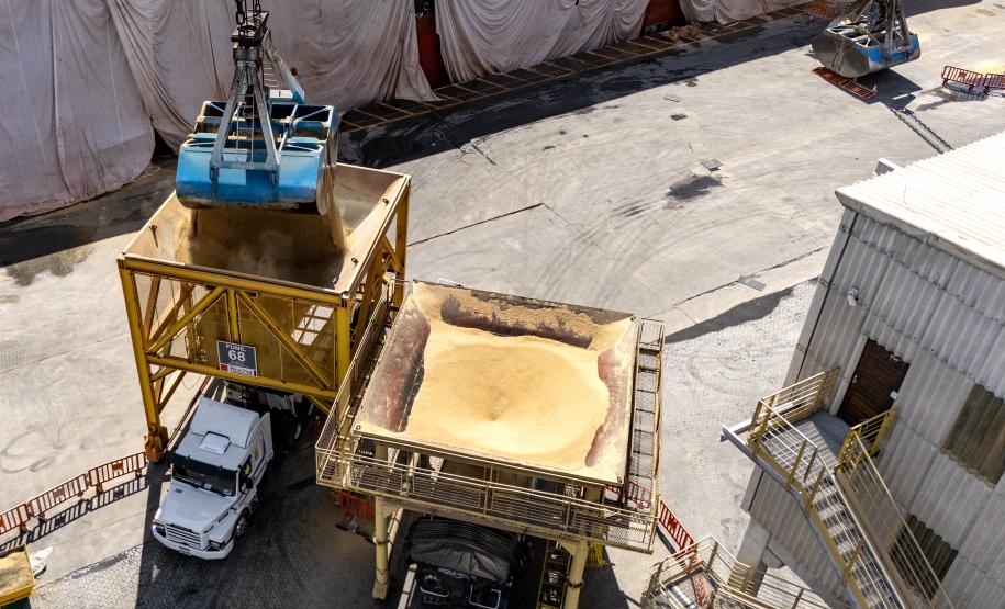 Foto: Claudio Neves/Portos do Paraná