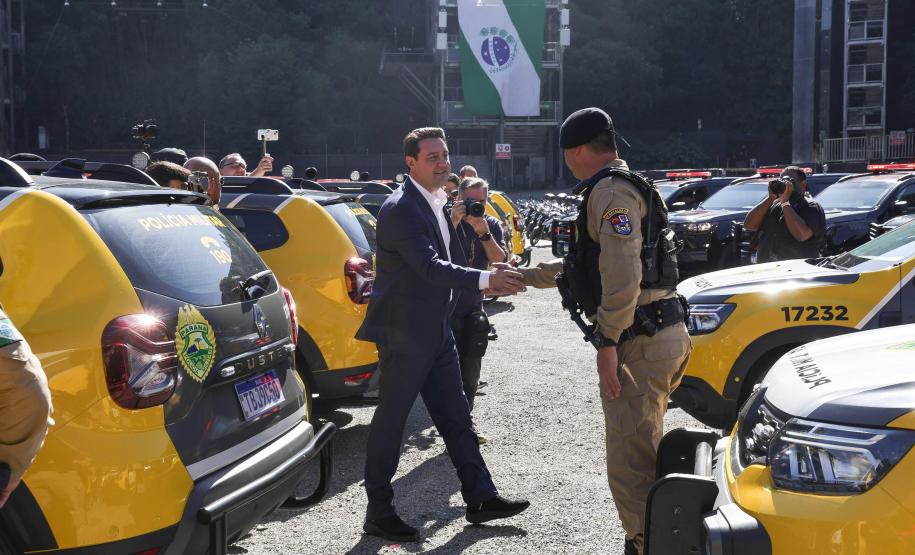 Investimento de R$ 63 milhões: Ratinho Junior entrega 431 motos e viaturas para a PMPR Foto: Jonathan Campos/AEN