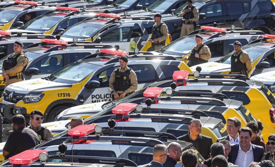 Investimento de R$ 63 milhões: Ratinho Junior entrega 431 motos e viaturas para a PMPR Foto: Jonathan Campos/AEN