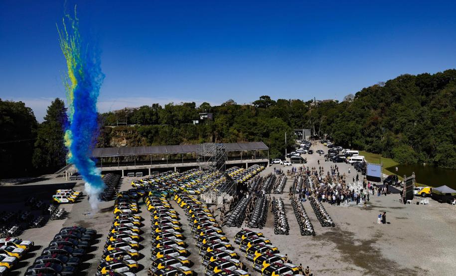 Investimento de R$ 63 milhões: Ratinho Junior entrega 431 motos e viaturas para a PMPR Foto: Jonathan Campos/AEN