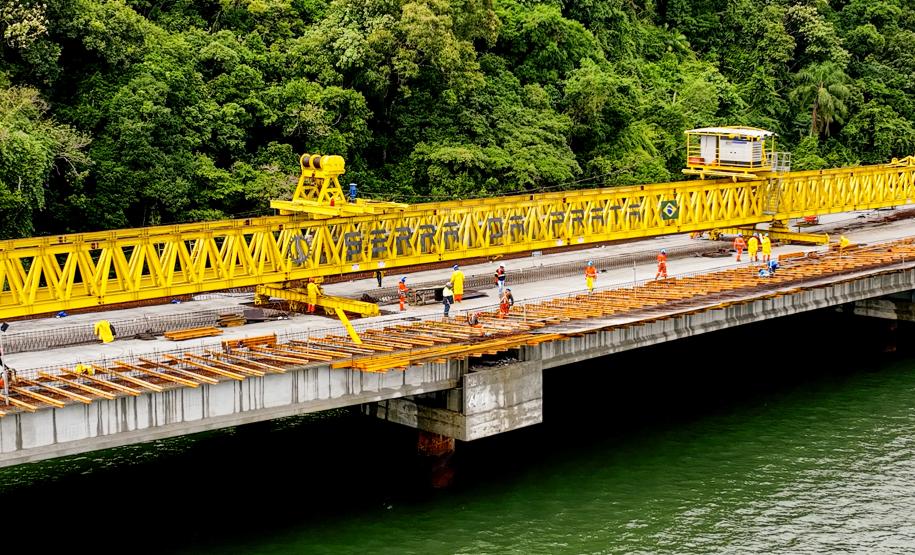 Obras da Ponte de Guaratuba chegam a 65% com destaque para avanço do trecho estaiado