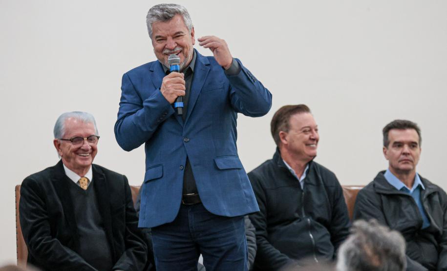 O governador em exercício Darci Piana participa nesta terça-feira (1), da entrega de 25.040 tablets para escolas da rede estadual