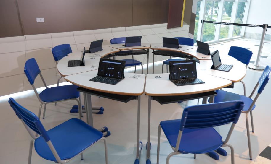 O governador em exercício Darci Piana participa nesta terça-feira (1), da entrega de 25.040 tablets para escolas da rede estadual