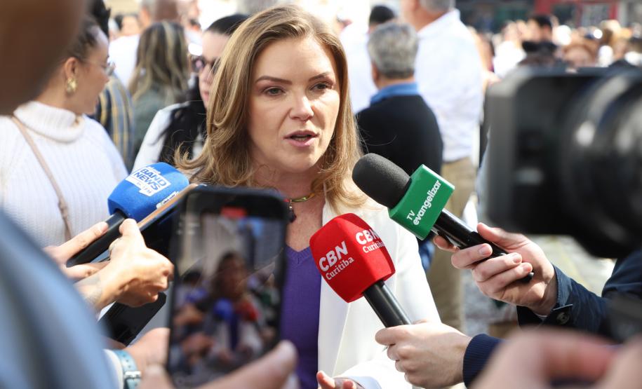 Caminhada contra o feminicídio reúne 2 mil pessoas em Curitiba: ato acontece em 181 cidades