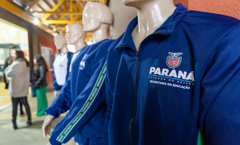 Estado vai distribuir uniformes para alunos de todas as 412 escolas de tempo integral Foto: Lucas Fermin/SEED