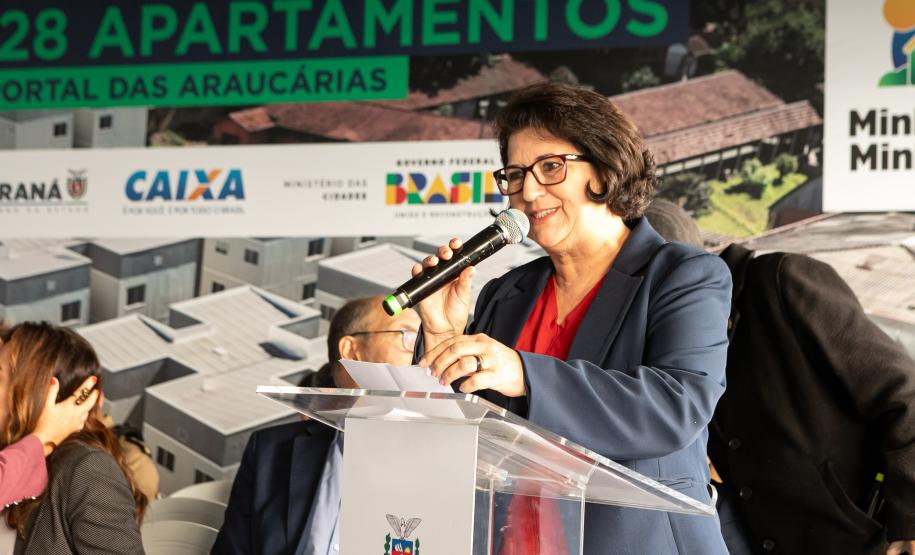 Estado entrega residencial com 128 apartamentos para atender famílias de Londrina