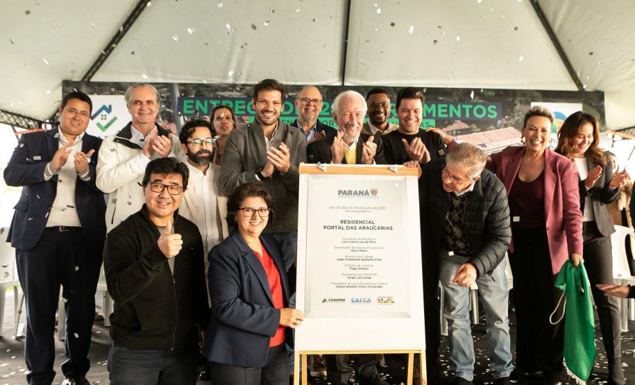 Estado entrega residencial com 128 apartamentos para atender famílias de Londrina
