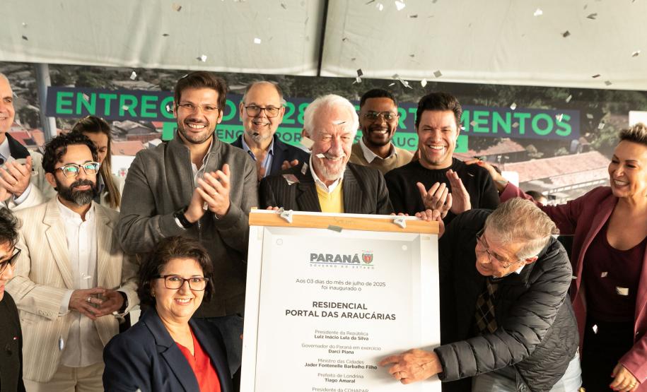 Estado entrega residencial com 128 apartamentos para atender famílias de Londrina