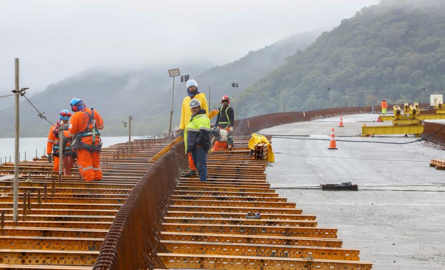 Obras da Ponte de Guaratuba chegam a 65% com destaque para avanço do trecho estaiado