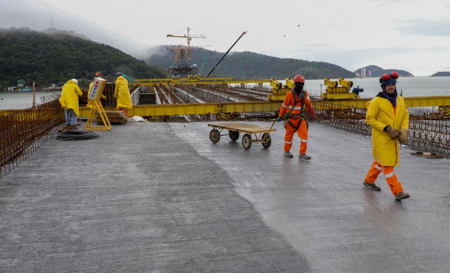 Obras da Ponte de Guaratuba chegam a 65% com destaque para avanço do trecho estaiado