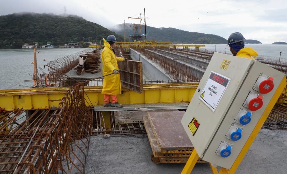 Obras da Ponte de Guaratuba chegam a 65% com destaque para avanço do trecho estaiado