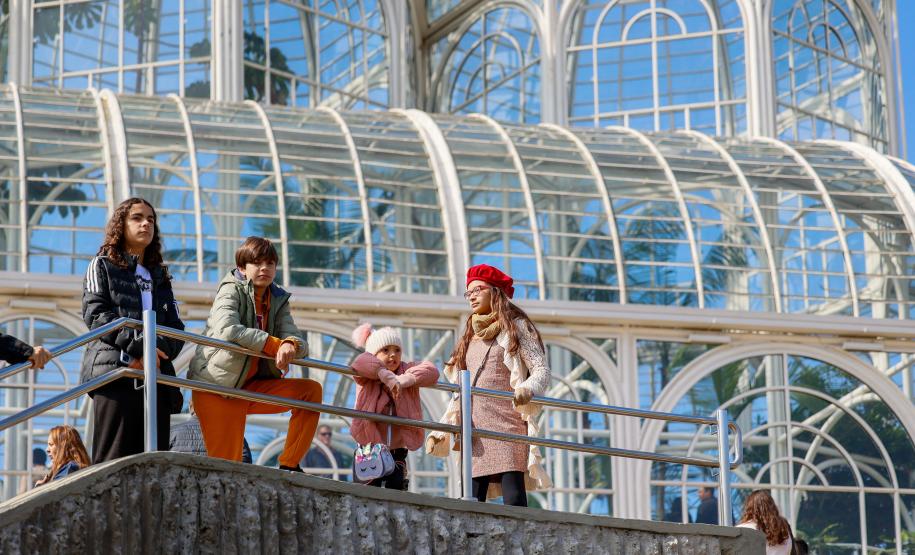 Cidades perto de 0ºC e sensação térmica negativa: frio volta ao Paraná e só vai embora na sexta