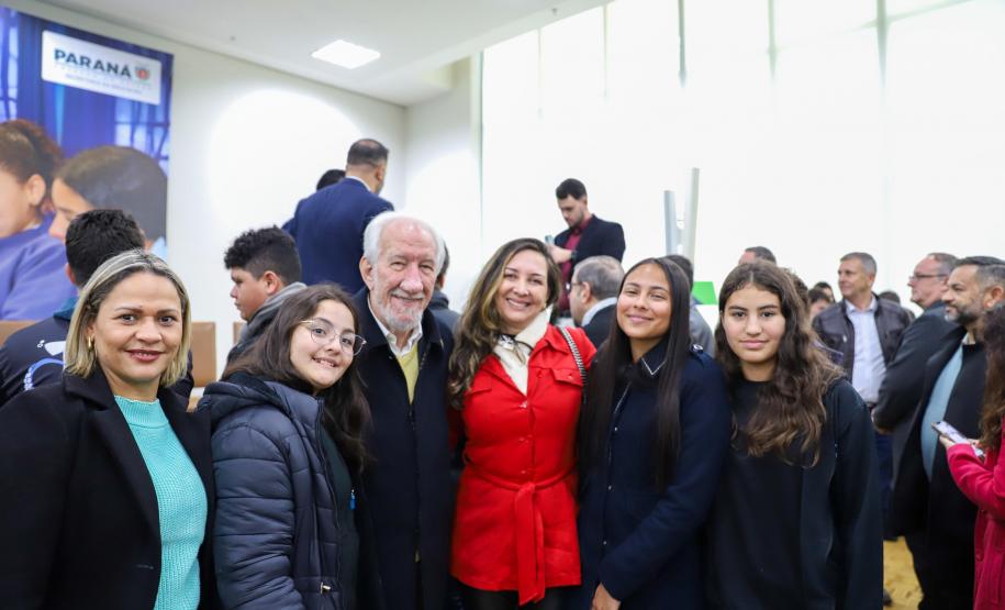 O governador em exercício Darci Piana participa nesta terça-feira (1), da entrega de 25.040 tablets para escolas da rede estadual