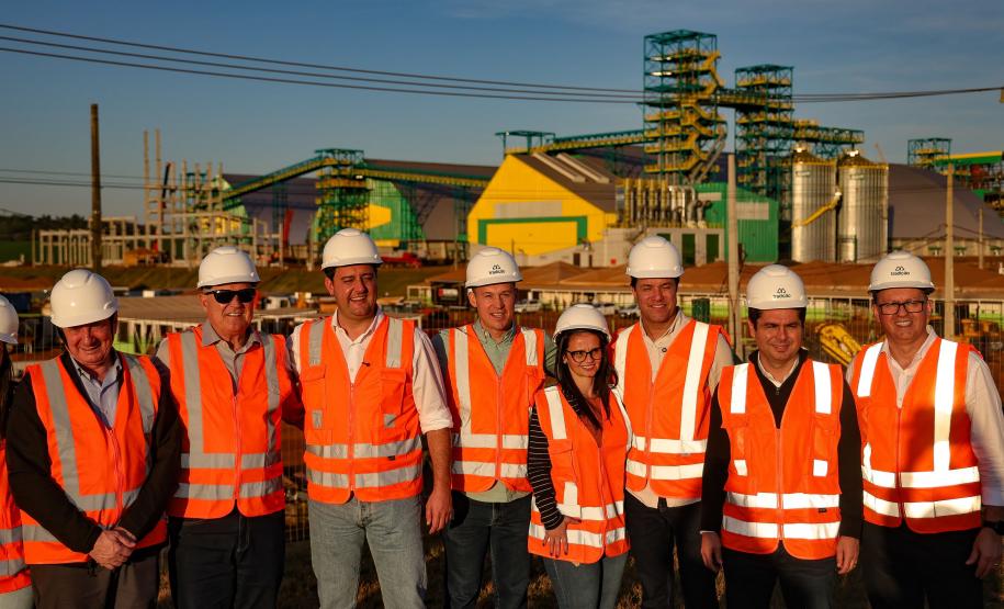 Ratinho Junior visita cooperativa que está investindo R$ 700 milhões em Pato Branco