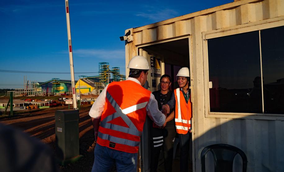 Ratinho Junior visita cooperativa que está investindo R$ 700 milhões em Pato Branco