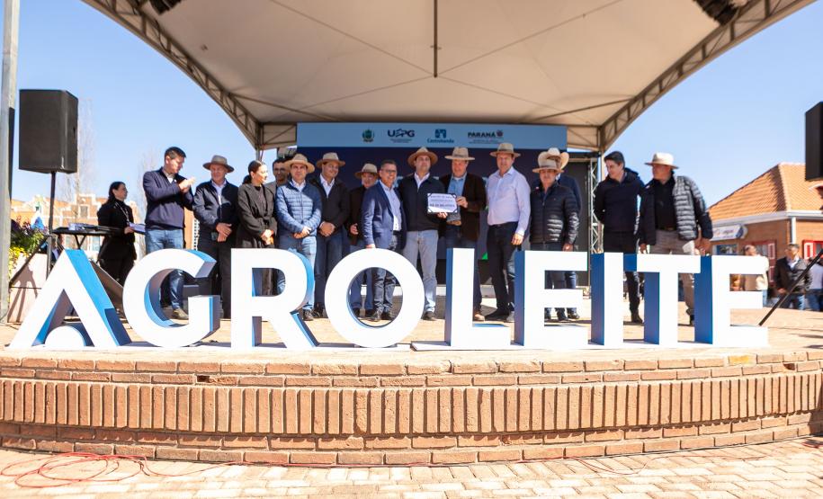 Ratinho Junior anuncia conclusão da pavimentação de Castro ao distrito do Socavão