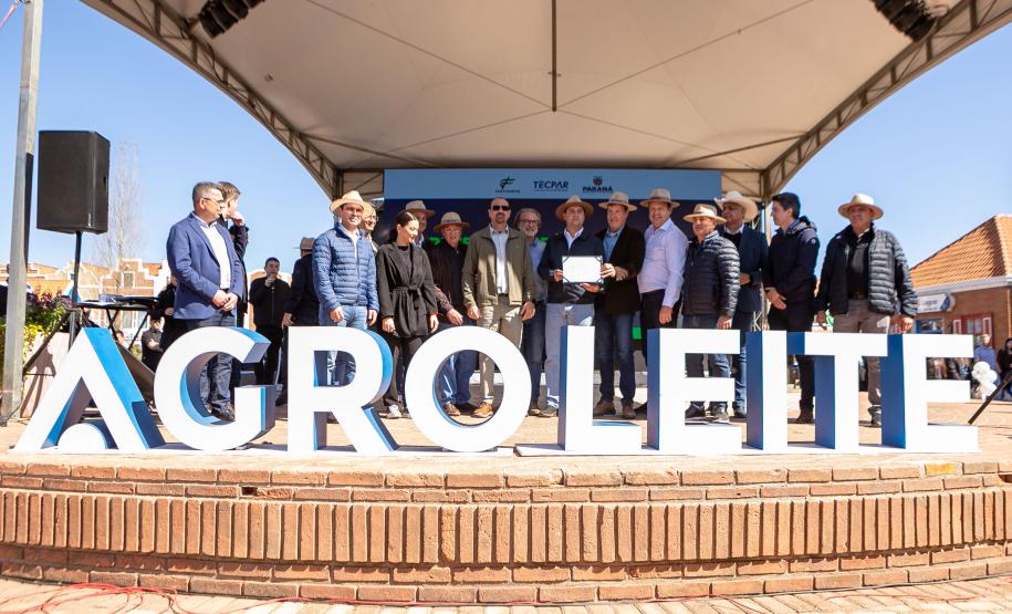 Ratinho Junior anuncia conclusão da pavimentação de Castro ao distrito do Socavão