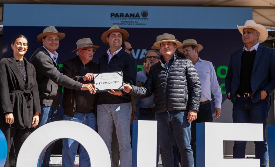 Ratinho Junior anuncia conclusão da pavimentação de Castro ao distrito do Socavão