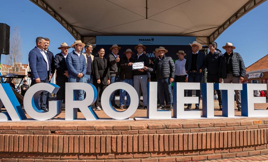 Ratinho Junior anuncia conclusão da pavimentação de Castro ao distrito do Socavão