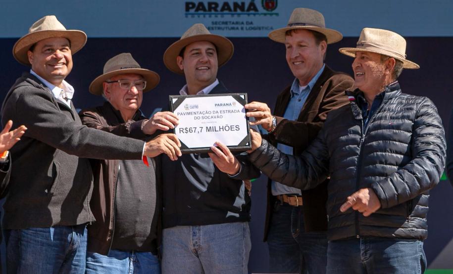 Ratinho Junior anuncia conclusão da pavimentação de Castro ao distrito do Socavão