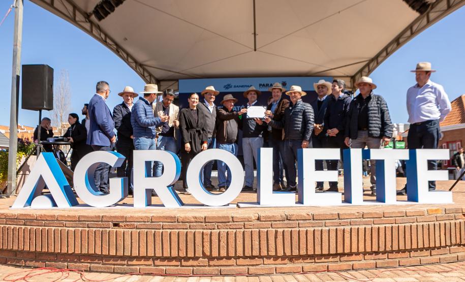 Ratinho Junior anuncia conclusão da pavimentação de Castro ao distrito do Socavão