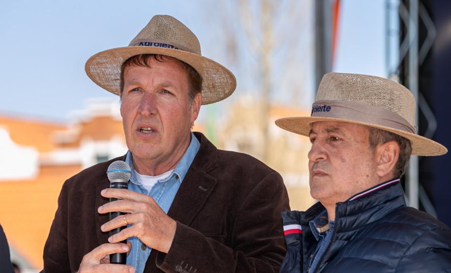 Ratinho Junior anuncia conclusão da pavimentação de Castro ao distrito do Socavão