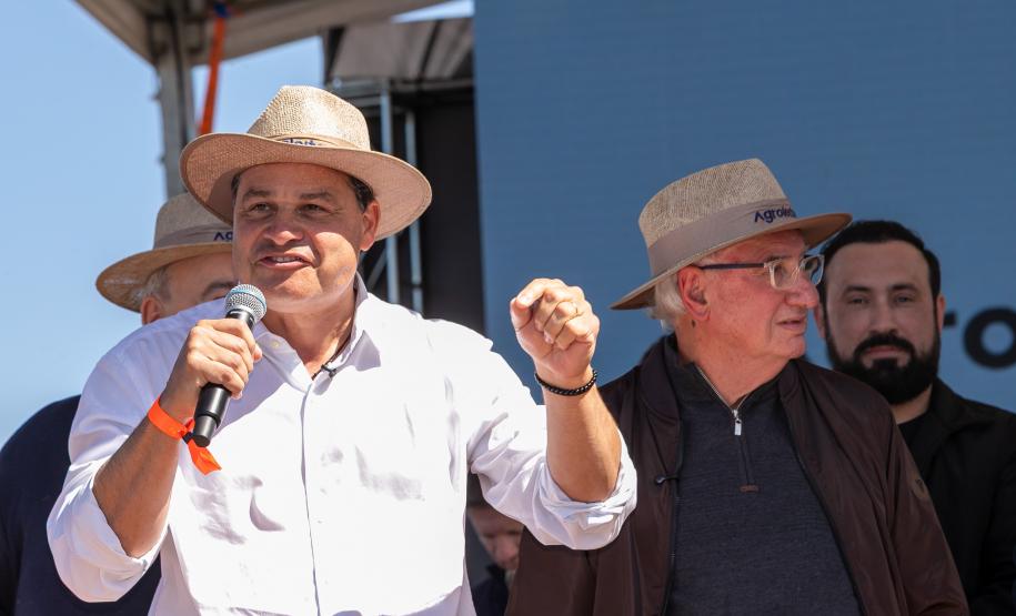 Ratinho Junior anuncia conclusão da pavimentação de Castro ao distrito do Socavão