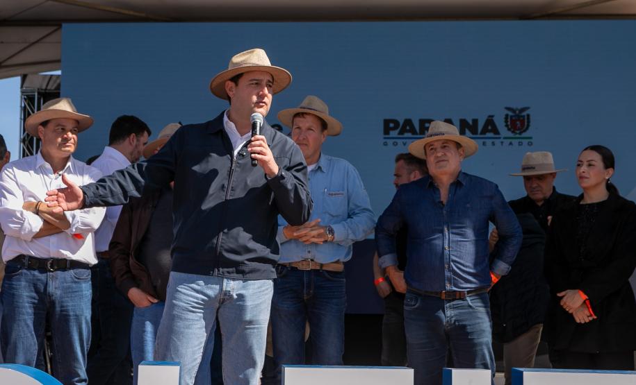 Ratinho Junior anuncia conclusão da pavimentação de Castro ao distrito do Socavão