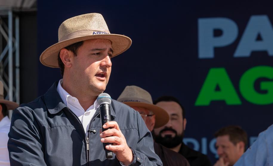 Ratinho Junior anuncia conclusão da pavimentação de Castro ao distrito do Socavão