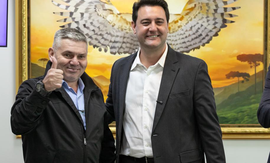 Curitiba, 05 de agosto de 2025 - O governador Carlos Massa Ratinho Junior realiza a assinatura do programa Asfalto Novo Vida Nova para o município de Almirante Tamandaré.