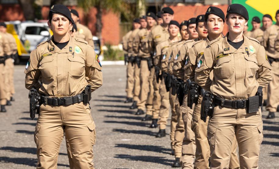 São José dos Pinhais, 11 de agosto de 2025 - A primeira dama do Paraná, Luciana Saito Massa, participa da formatura de Sargentos na Academia do Guatupê.