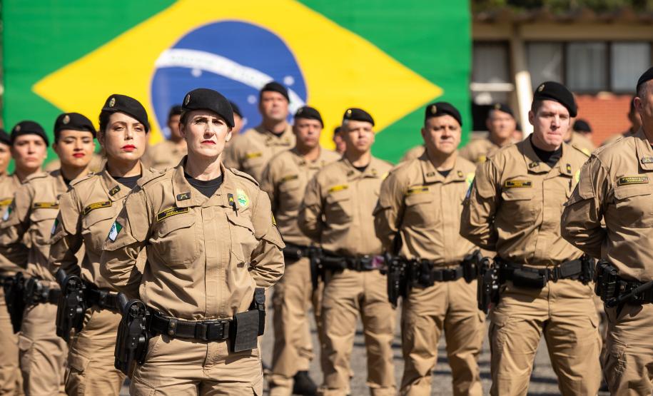 São José dos Pinhais, 11 de agosto de 2025 - A primeira dama do Paraná, Luciana Saito Massa, participa da formatura de Sargentos na Academia do Guatupê.