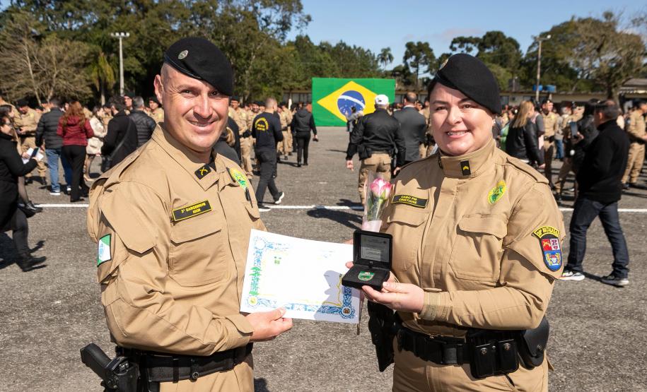 São José dos Pinhais, 11 de agosto de 2025 - A primeira dama do Paraná, Luciana Saito Massa, participa da formatura de Sargentos na Academia do Guatupê.