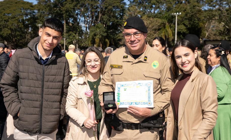 São José dos Pinhais, 11 de agosto de 2025 - A primeira dama do Paraná, Luciana Saito Massa, participa da formatura de Sargentos na Academia do Guatupê.