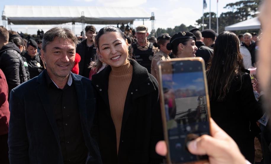 São José dos Pinhais, 11 de agosto de 2025 - A primeira dama do Paraná, Luciana Saito Massa, participa da formatura de Sargentos na Academia do Guatupê.