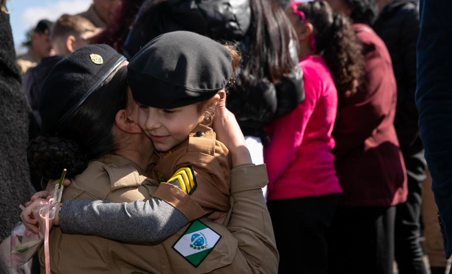 São José dos Pinhais, 11 de agosto de 2025 - A primeira dama do Paraná, Luciana Saito Massa, participa da formatura de Sargentos na Academia do Guatupê.