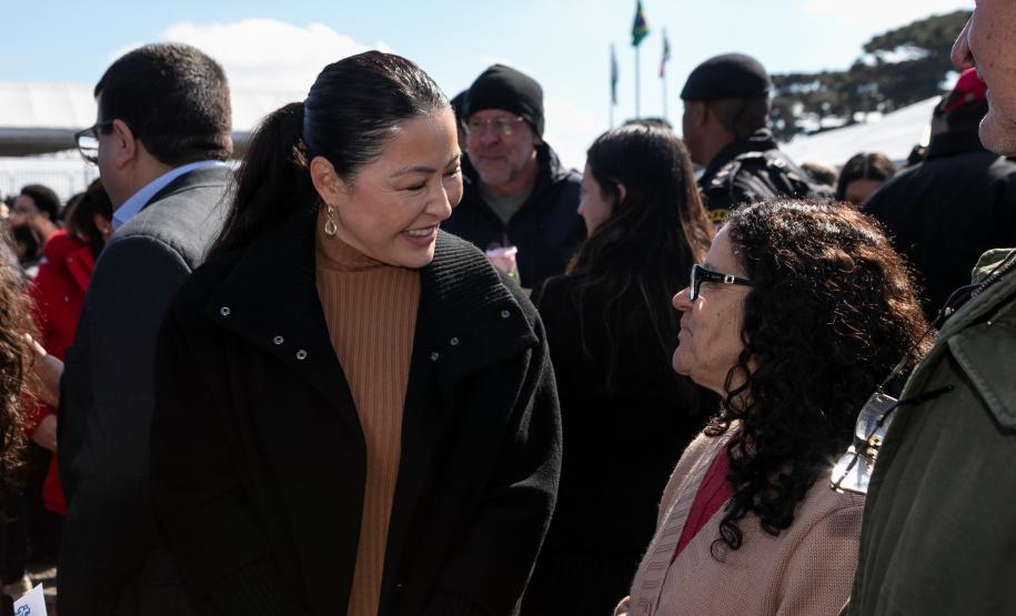 São José dos Pinhais, 11 de agosto de 2025 - A primeira dama do Paraná, Luciana Saito Massa, participa da formatura de Sargentos na Academia do Guatupê.