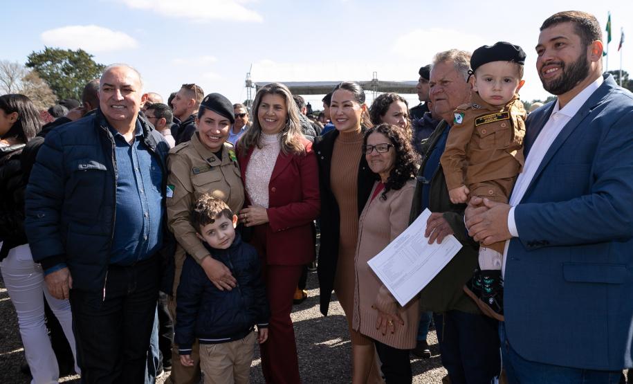 São José dos Pinhais, 11 de agosto de 2025 - A primeira dama do Paraná, Luciana Saito Massa, participa da formatura de Sargentos na Academia do Guatupê.