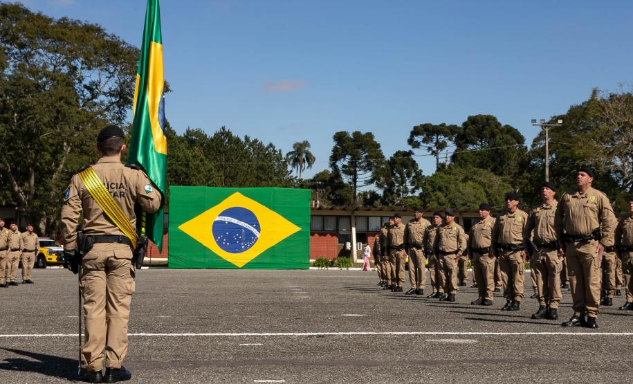 São José dos Pinhais, 11 de agosto de 2025 - A primeira dama do Paraná, Luciana Saito Massa, participa da formatura de Sargentos na Academia do Guatupê.