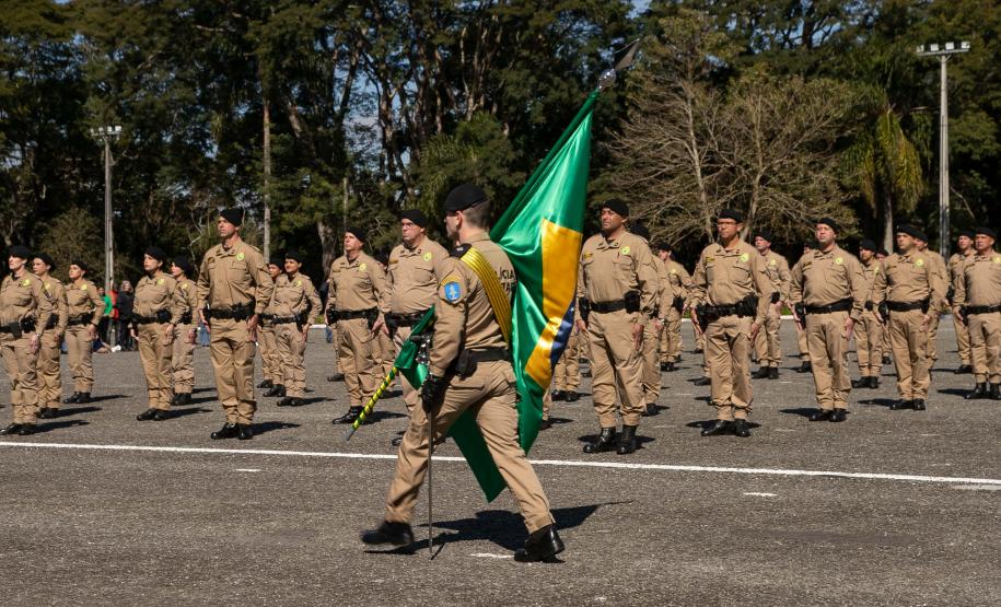 São José dos Pinhais, 11 de agosto de 2025 - A primeira dama do Paraná, Luciana Saito Massa, participa da formatura de Sargentos na Academia do Guatupê.