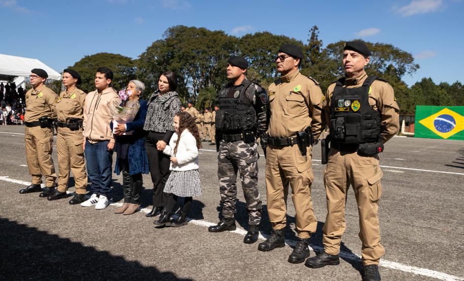 São José dos Pinhais, 11 de agosto de 2025 - A primeira dama do Paraná, Luciana Saito Massa, participa da formatura de Sargentos na Academia do Guatupê.