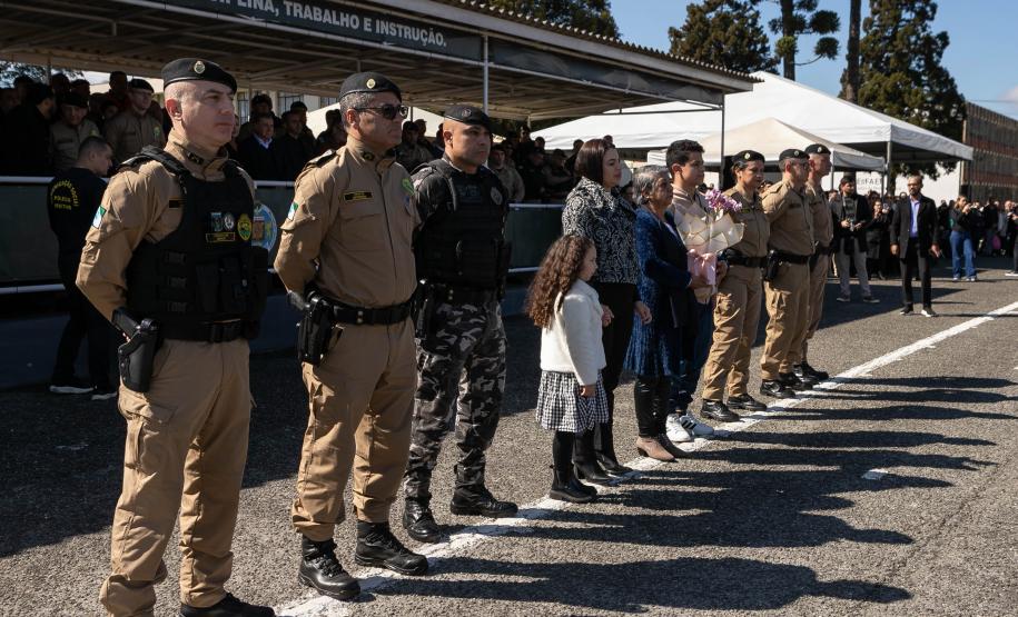 São José dos Pinhais, 11 de agosto de 2025 - A primeira dama do Paraná, Luciana Saito Massa, participa da formatura de Sargentos na Academia do Guatupê.