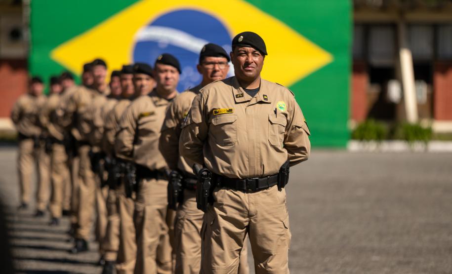 São José dos Pinhais, 11 de agosto de 2025 - A primeira dama do Paraná, Luciana Saito Massa, participa da formatura de Sargentos na Academia do Guatupê.