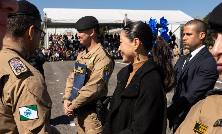 São José dos Pinhais, 11 de agosto de 2025 - A primeira dama do Paraná, Luciana Saito Massa, participa da formatura de Sargentos na Academia do Guatupê.