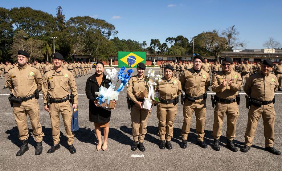 São José dos Pinhais, 11 de agosto de 2025 - A primeira dama do Paraná, Luciana Saito Massa, participa da formatura de Sargentos na Academia do Guatupê.