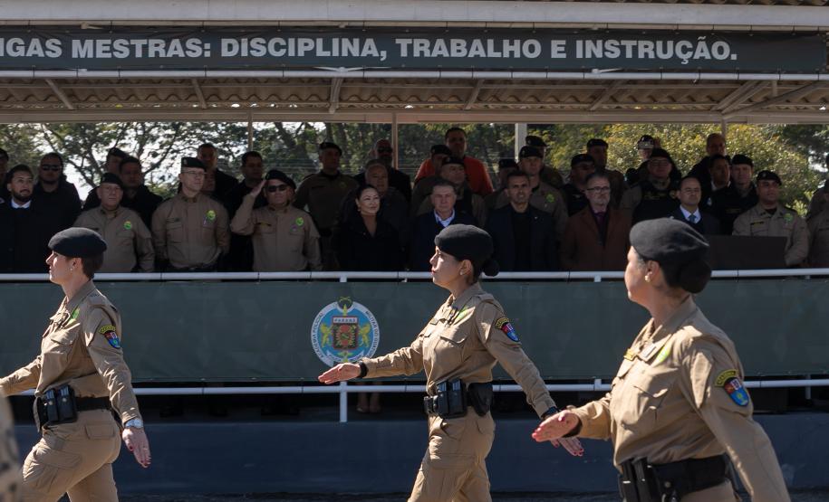 São José dos Pinhais, 11 de agosto de 2025 - A primeira dama do Paraná, Luciana Saito Massa, participa da formatura de Sargentos na Academia do Guatupê.