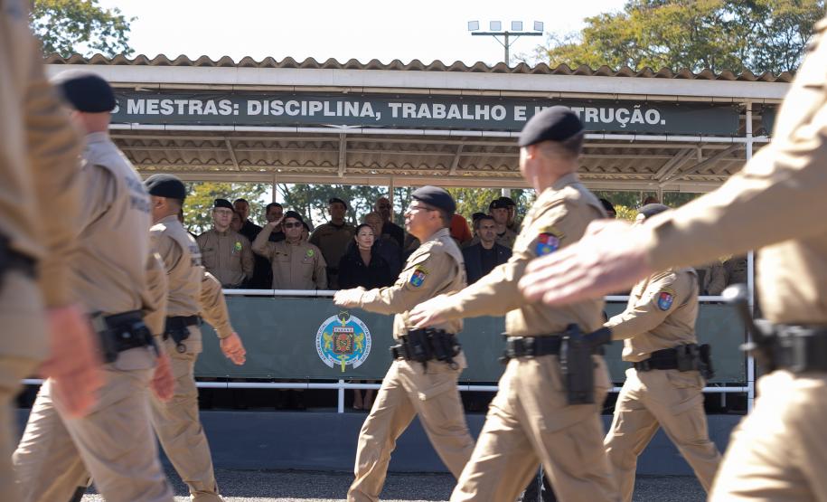 São José dos Pinhais, 11 de agosto de 2025 - A primeira dama do Paraná, Luciana Saito Massa, participa da formatura de Sargentos na Academia do Guatupê.