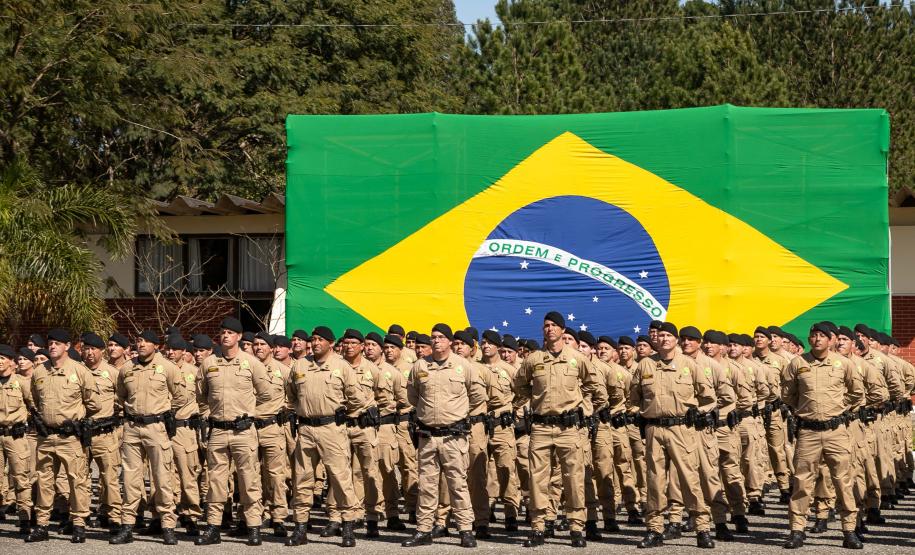 São José dos Pinhais, 11 de agosto de 2025 - A primeira dama do Paraná, Luciana Saito Massa, participa da formatura de Sargentos na Academia do Guatupê.