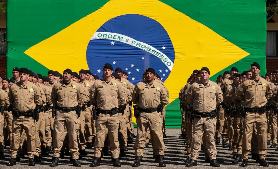 São José dos Pinhais, 11 de agosto de 2025 - A primeira dama do Paraná, Luciana Saito Massa, participa da formatura de Sargentos na Academia do Guatupê.